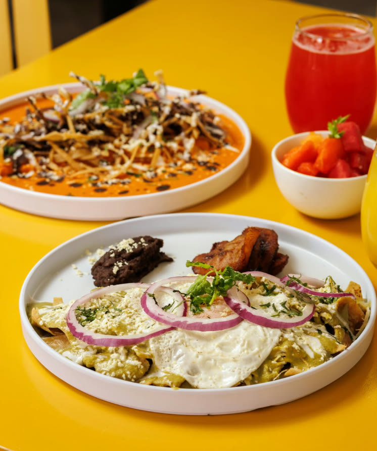 Chilaquiles verdes con huevo, Sibarita Campestre