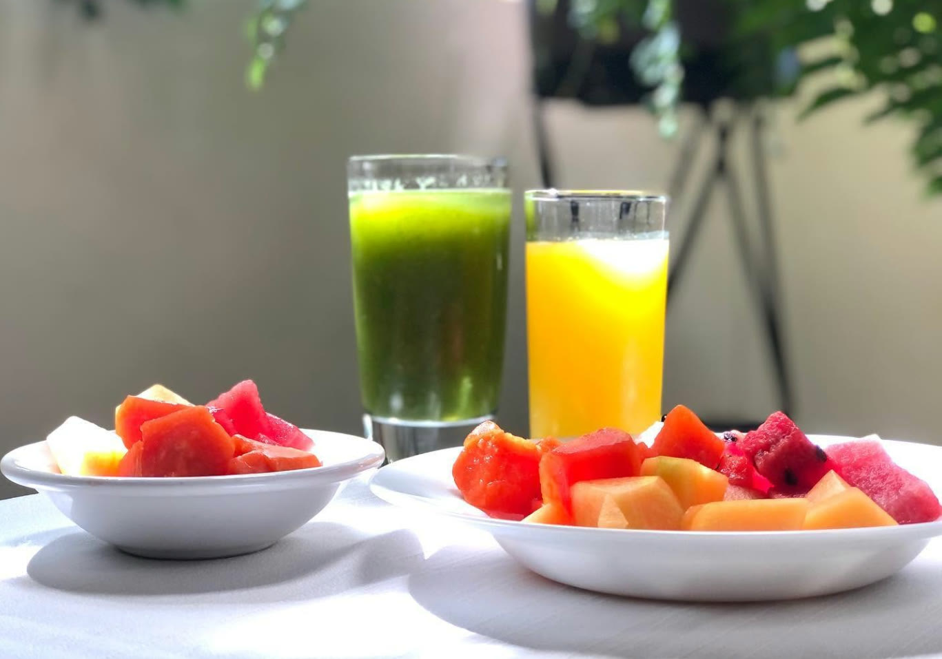 Plato de fruta con jugos, Sibarita Restaurante